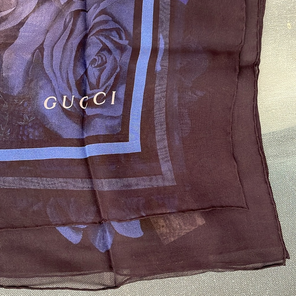 Authentic Gucci Floral Silk Scarf - Picture 7 of 11